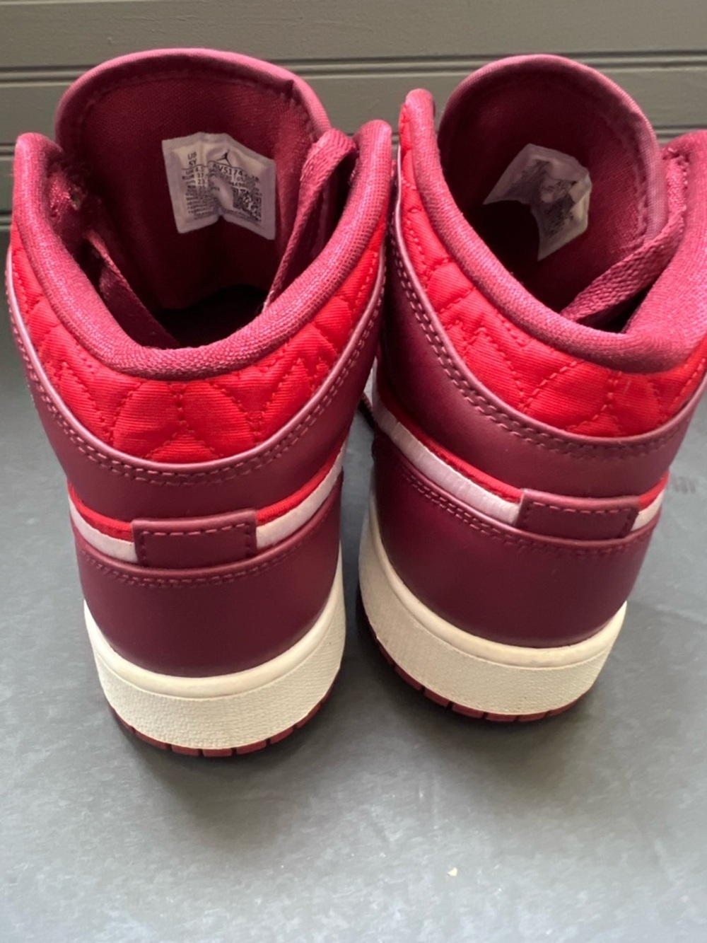 Nike Air Jordan 1 Retro Mid SE Quilted Red Pink GS Size 5Y - Picture 4 of 7